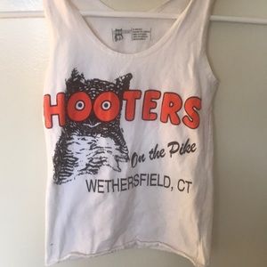 Hooters tank